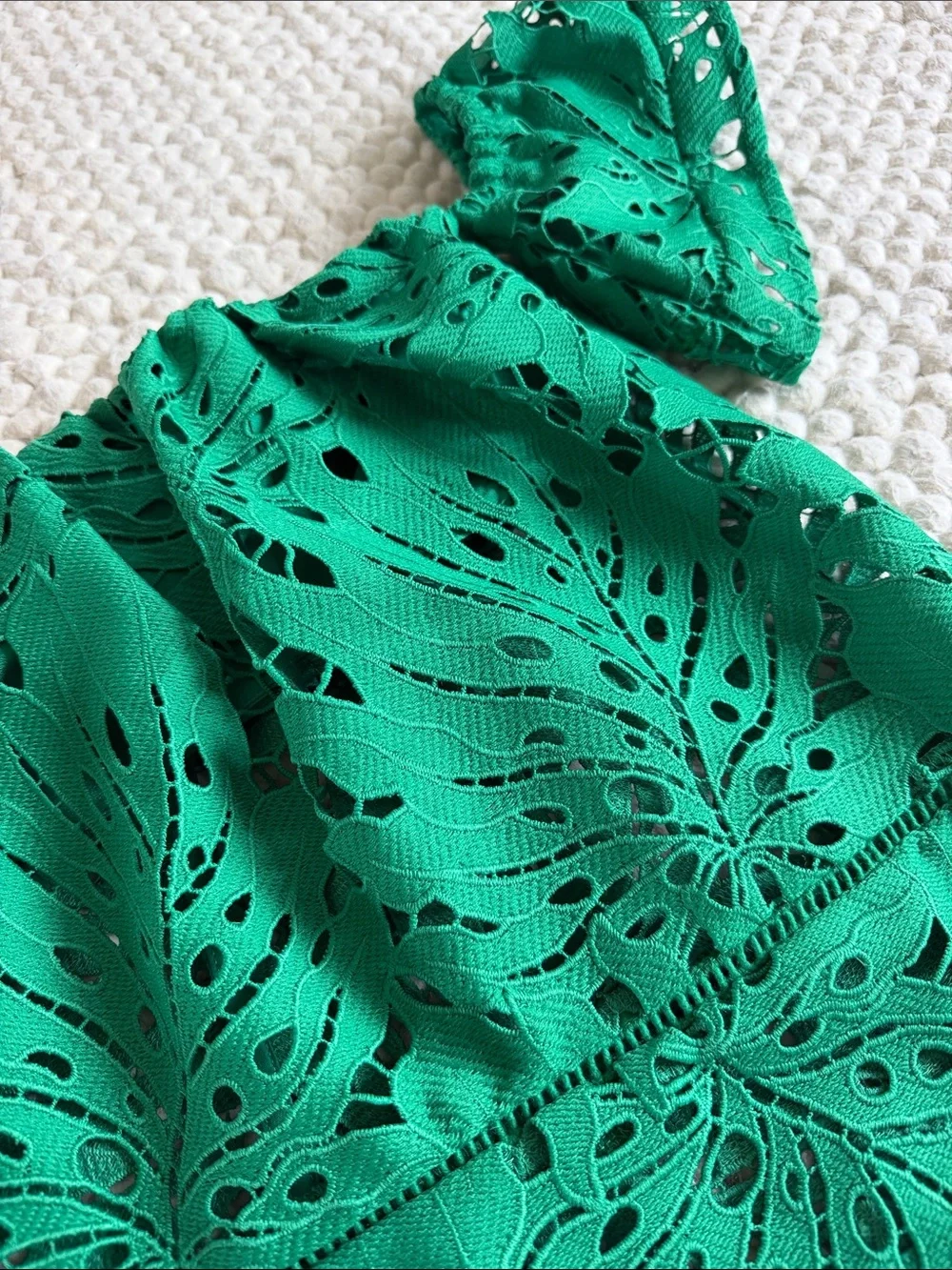 Lovers + Friends Life’s a beach Off-Shoulder Lace Crochet Top in Kelly Green XS